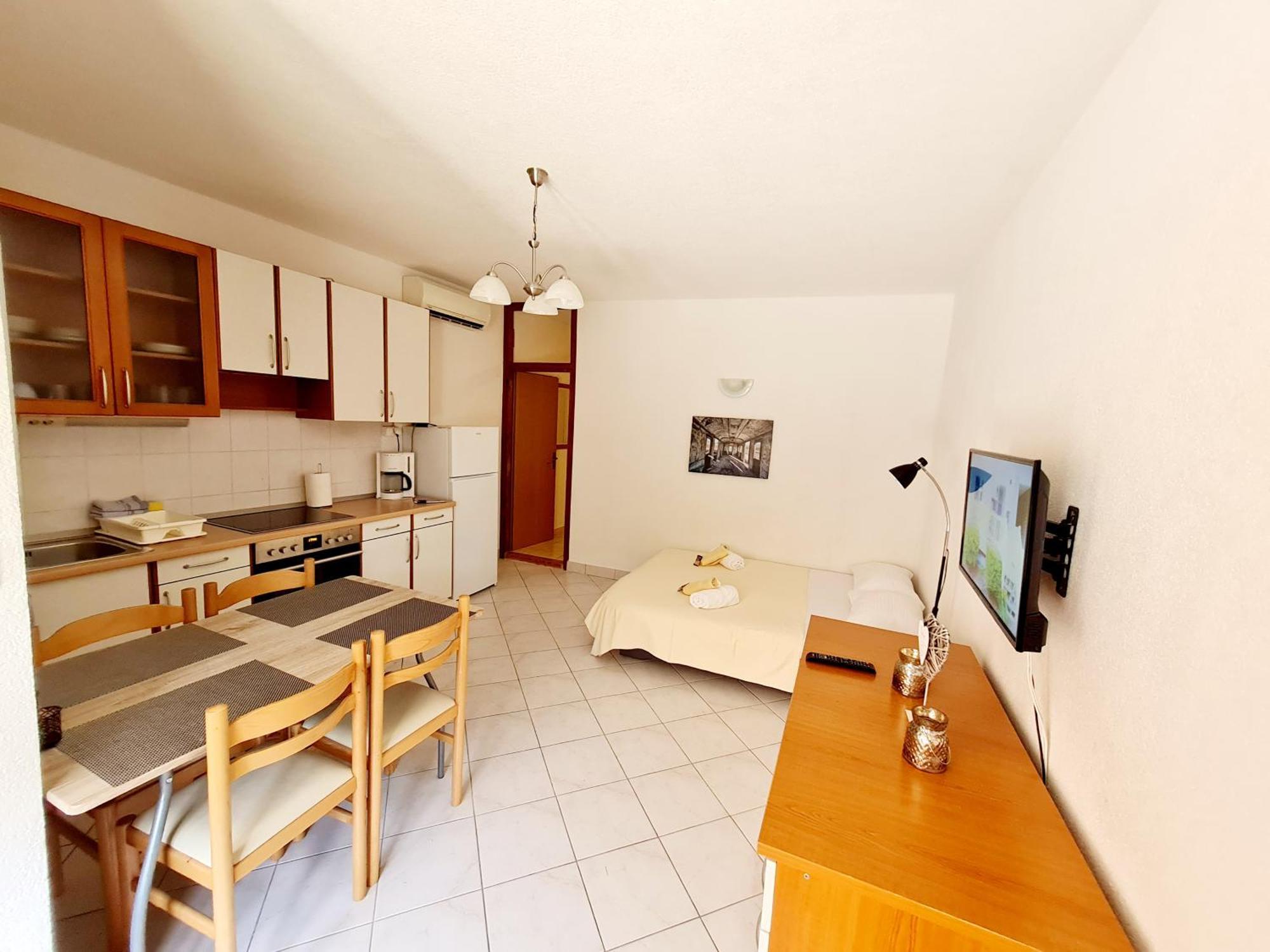 Vila Maslina Apartments Mit Pool Und Garten Nahe Am Strand Tucepi Room photo