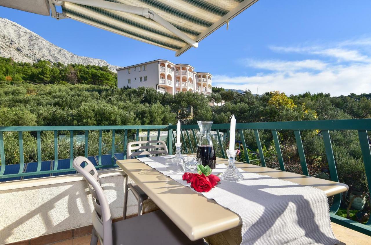 Vila Maslina Apartments Mit Pool Und Garten Nahe Am Strand Tucepi Exterior photo